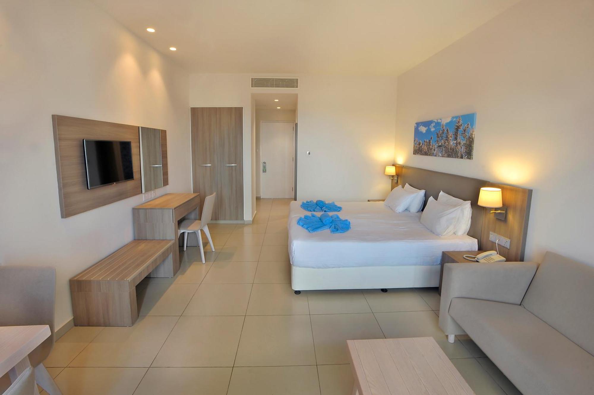Euronapa Hotel Apartments 아이아 나파 외부 사진