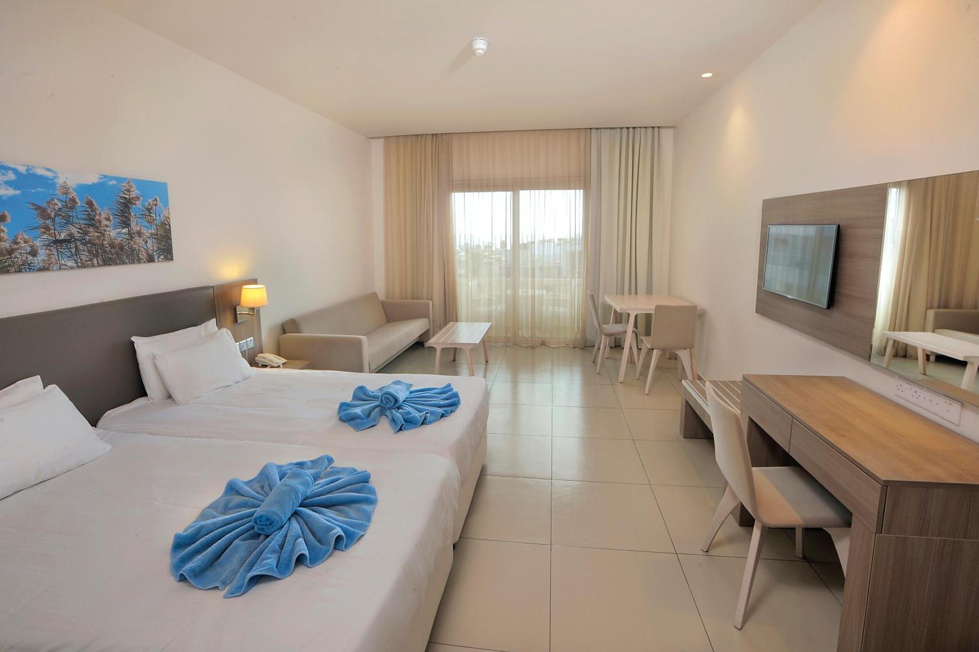 Euronapa Hotel Apartments 아이아 나파 외부 사진